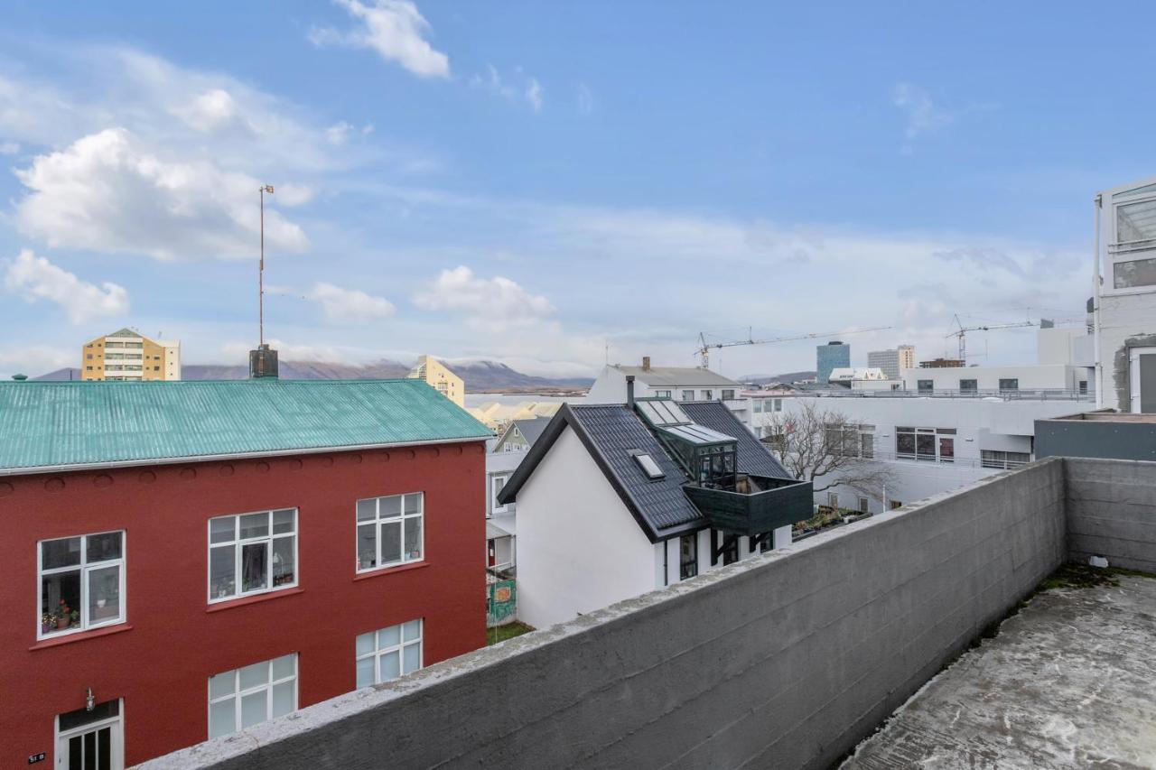 Penthouse Apt On The Shopping Street-Free Parking Рейкьявик Экстерьер фото