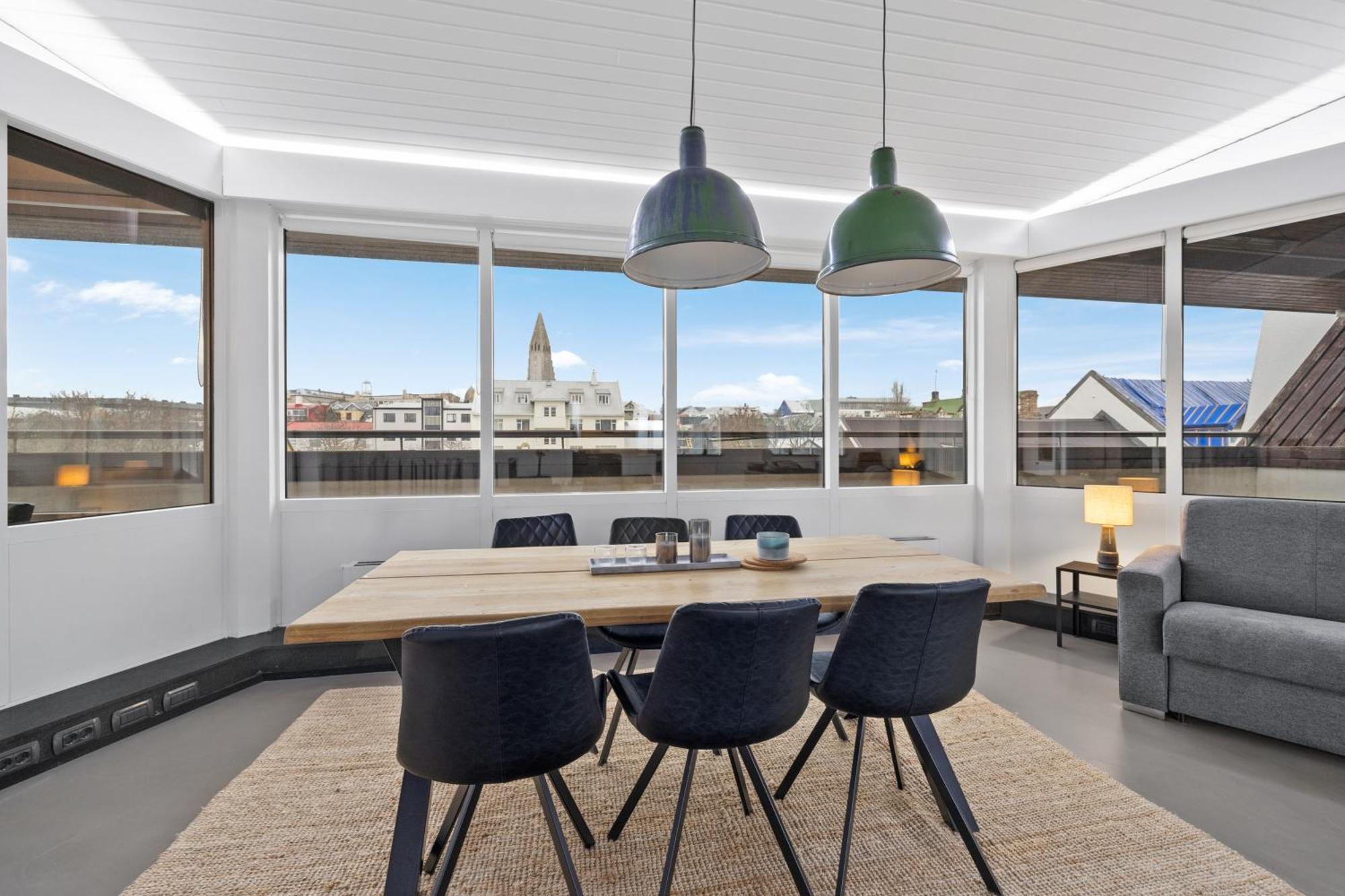 Penthouse Apt On The Shopping Street-Free Parking Рейкьявик Экстерьер фото
