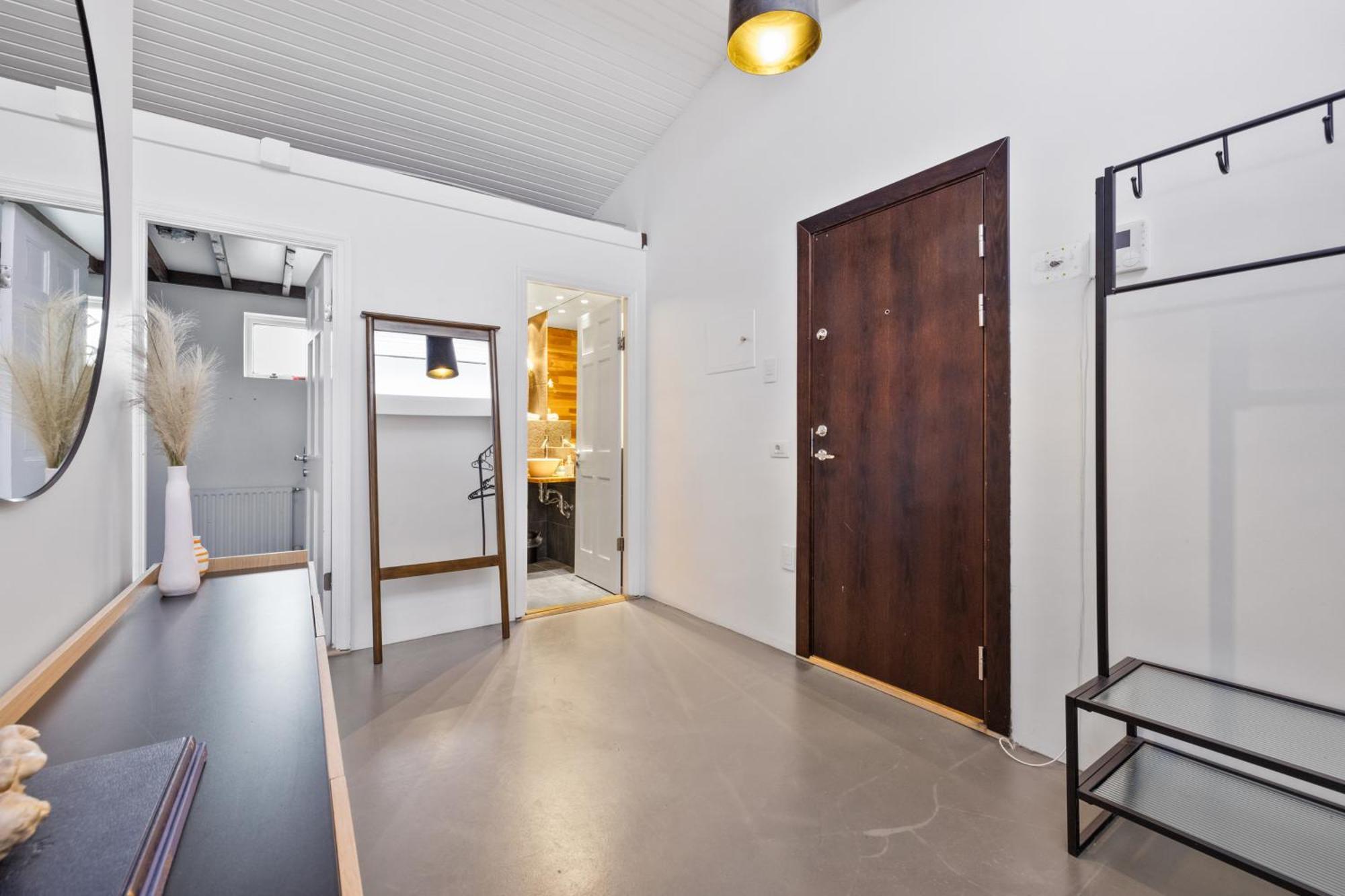 Penthouse Apt On The Shopping Street-Free Parking Рейкьявик Экстерьер фото