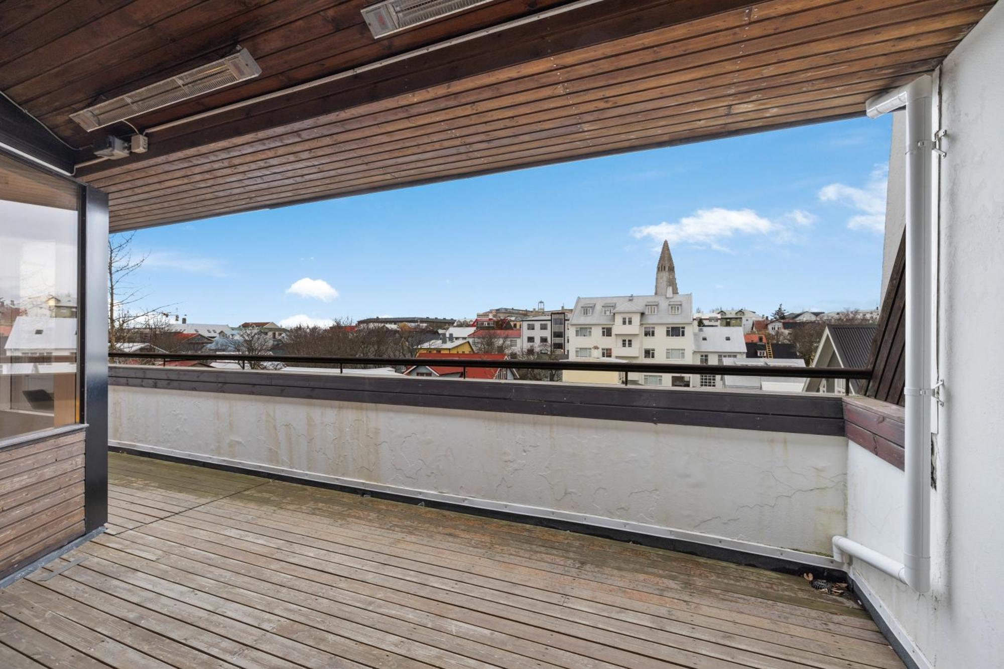Penthouse Apt On The Shopping Street-Free Parking Рейкьявик Экстерьер фото