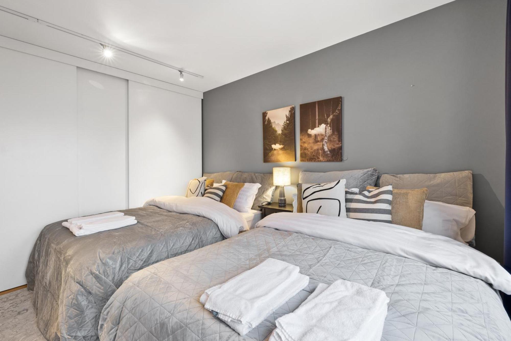 Penthouse Apt On The Shopping Street-Free Parking Рейкьявик Экстерьер фото